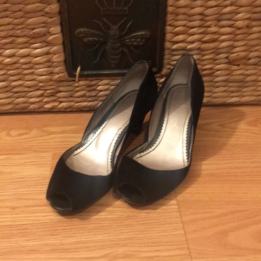 Carlo Pazolini “Kitten” Heels